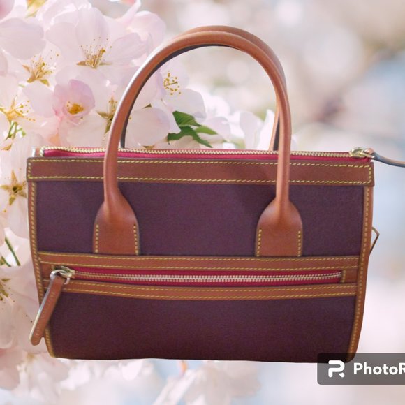 Dooney and Bourke Handbag New Without Tags - Picture 2 of 3